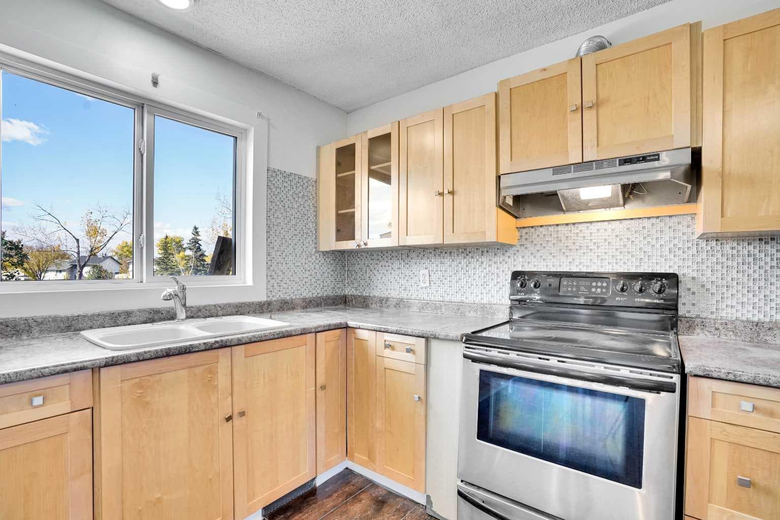 26 Falmead Bay NE