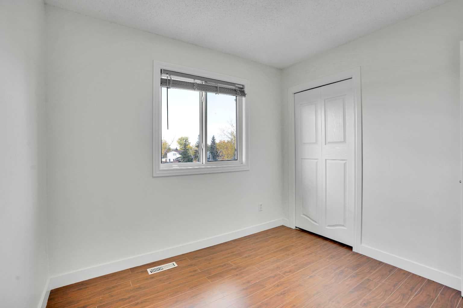 26 Falmead Bay NE