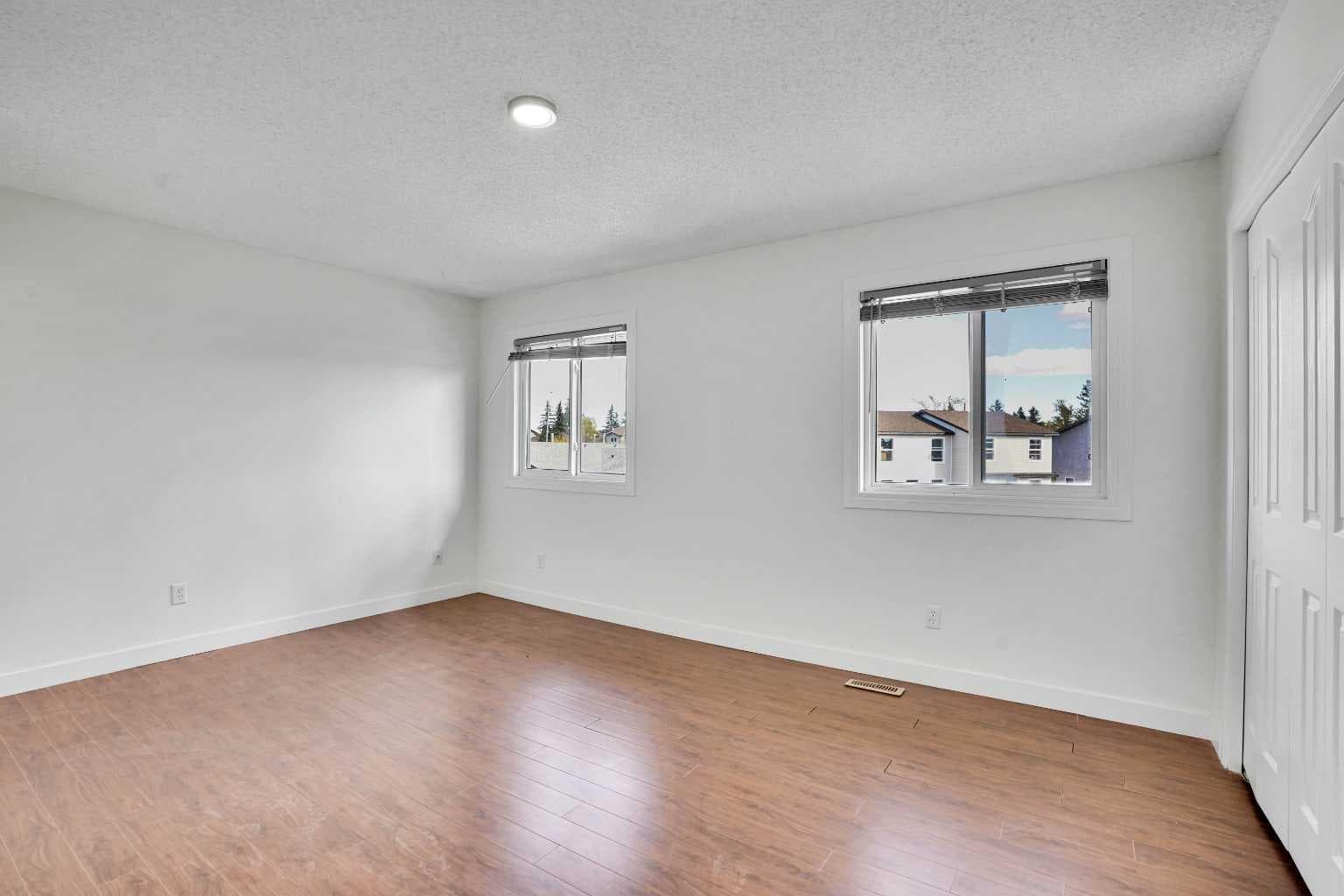 26 Falmead Bay NE