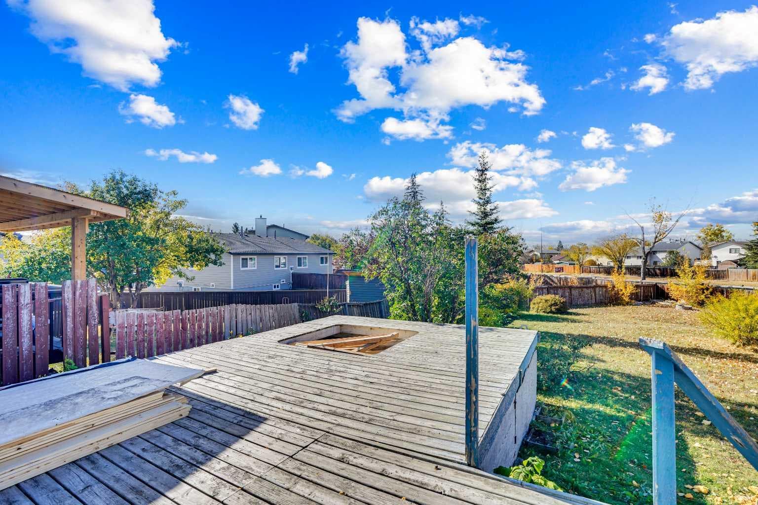 26 Falmead Bay NE