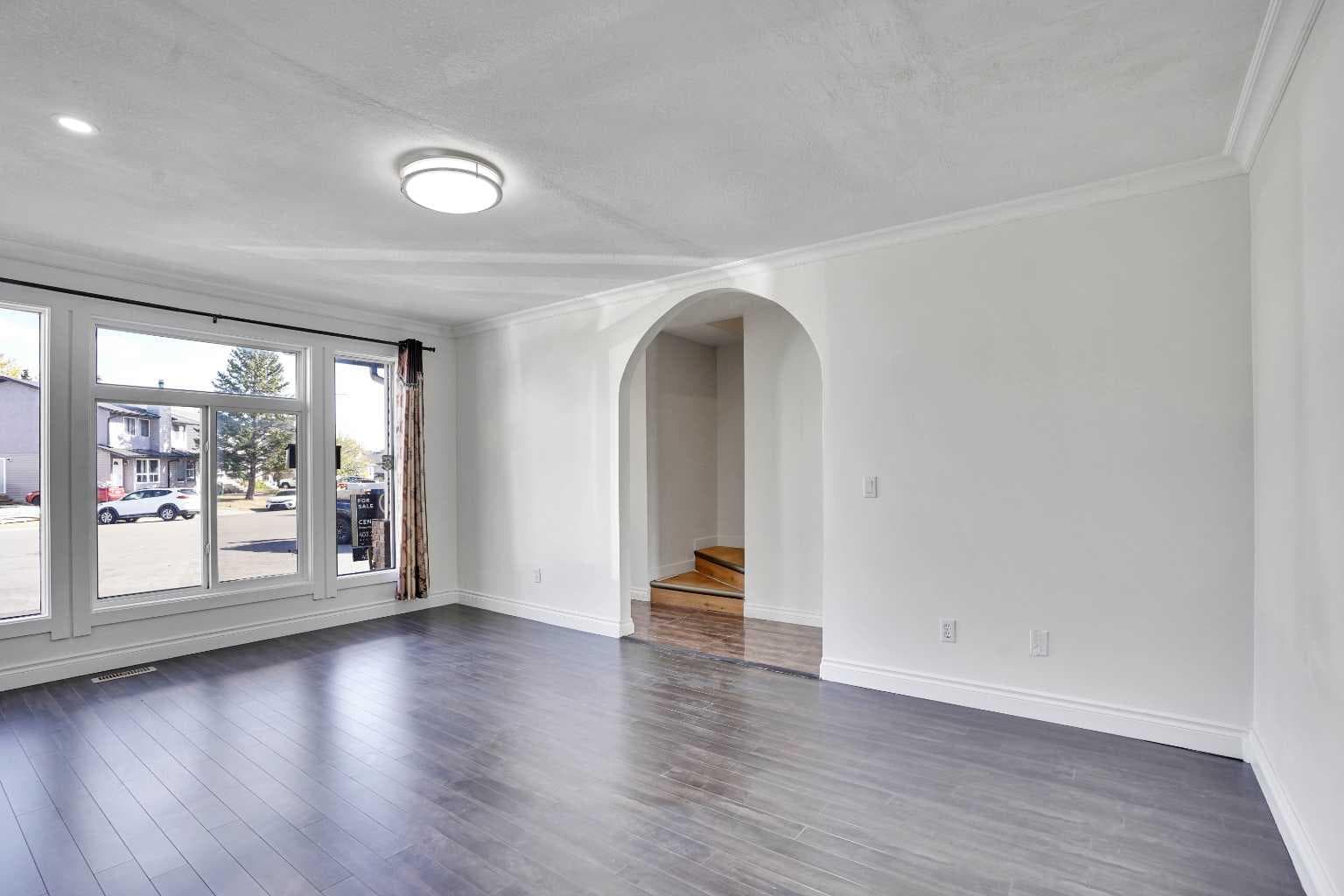 26 Falmead Bay NE