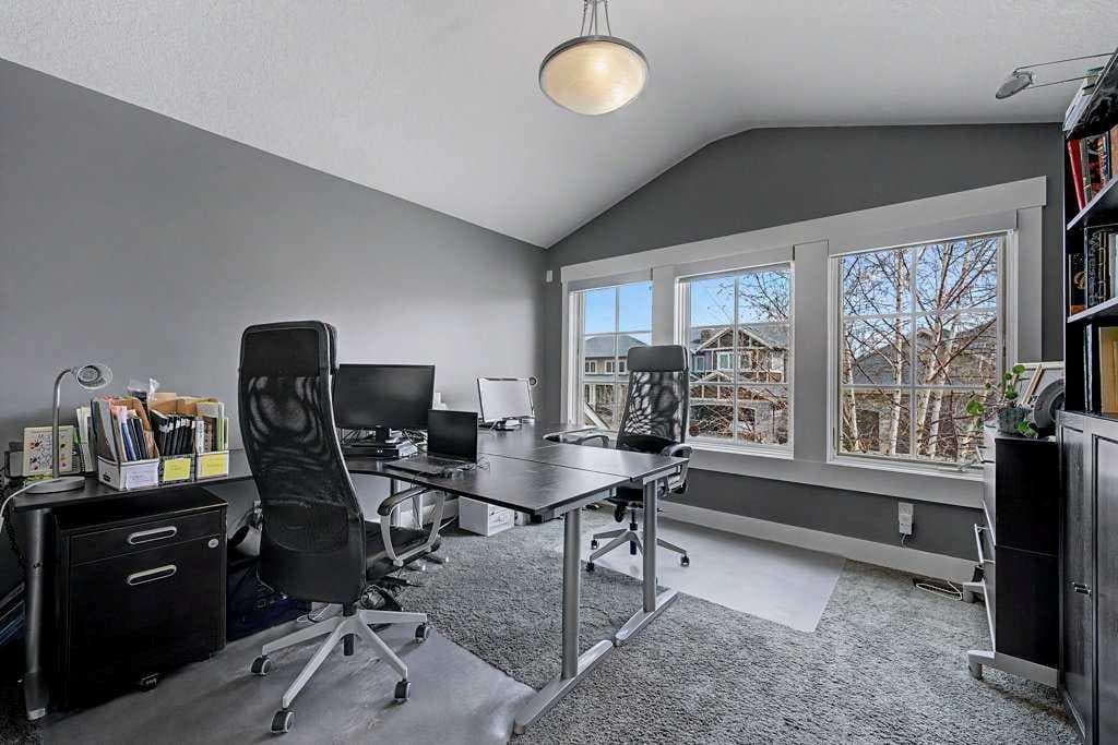 78 Aspen Cliff Close SW