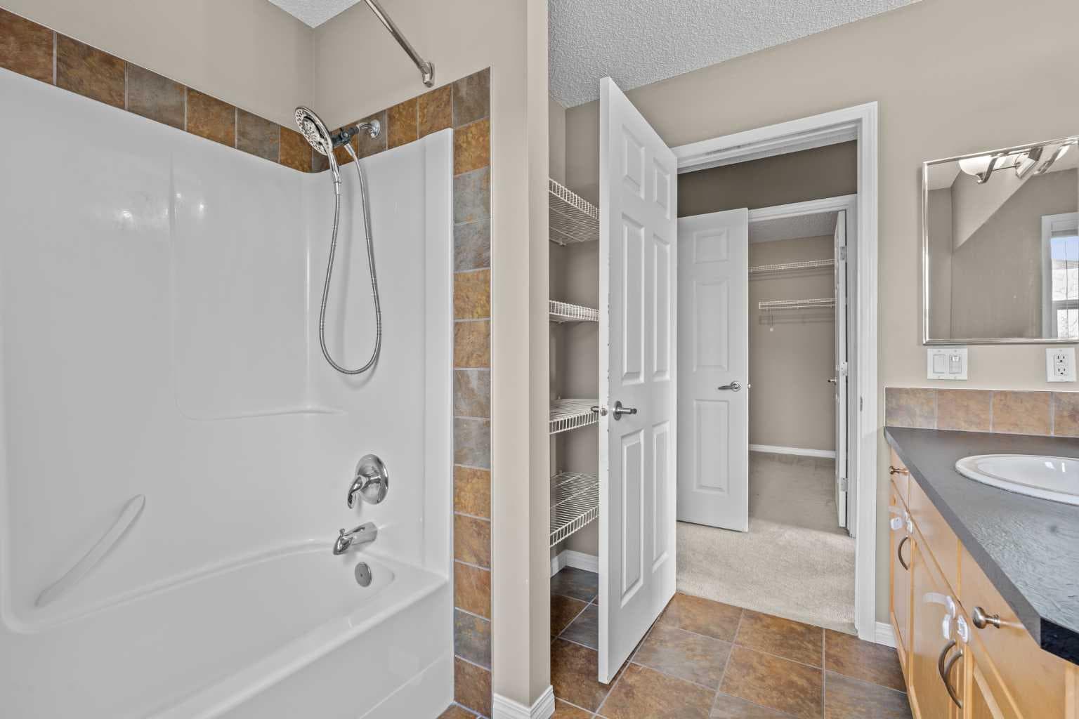 2362 Sagewood Crescent SW