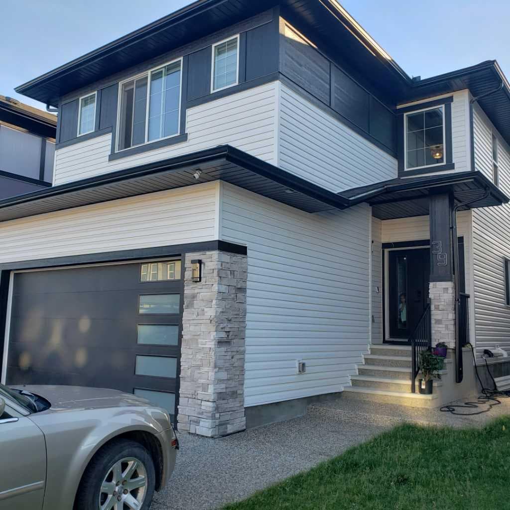 39 Saddlecrest Link NE