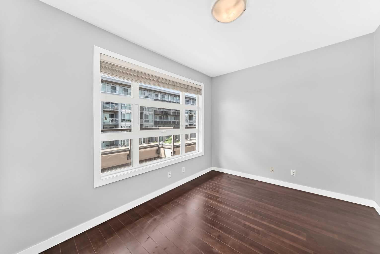 402, 1010 Centre Avenue NE