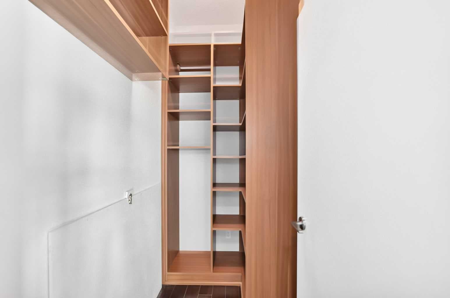 402, 1010 Centre Avenue NE