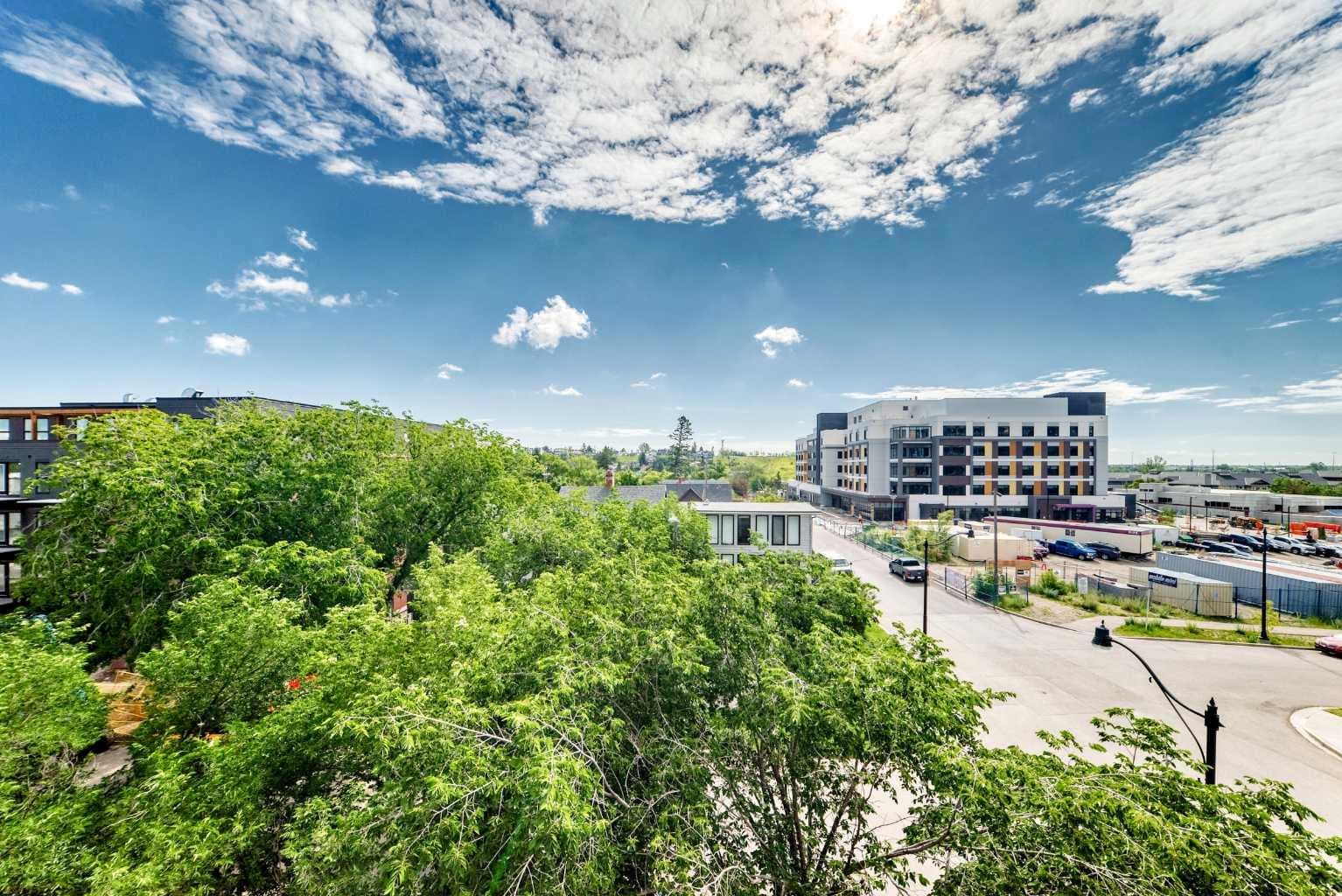 402, 1010 Centre Avenue NE