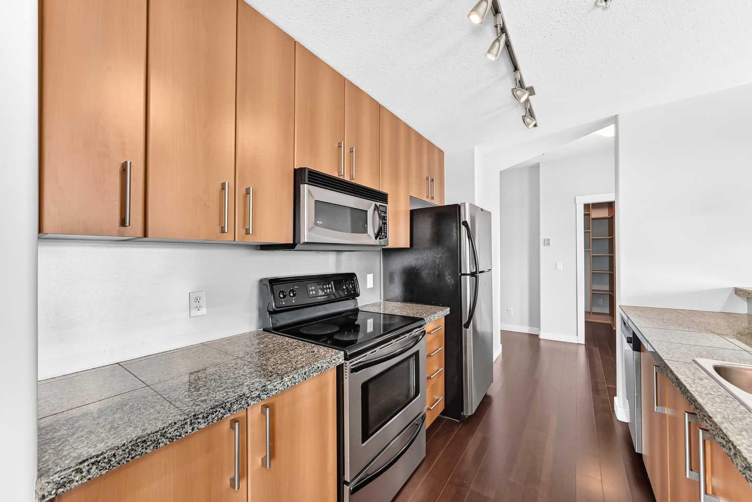402, 1010 Centre Avenue NE