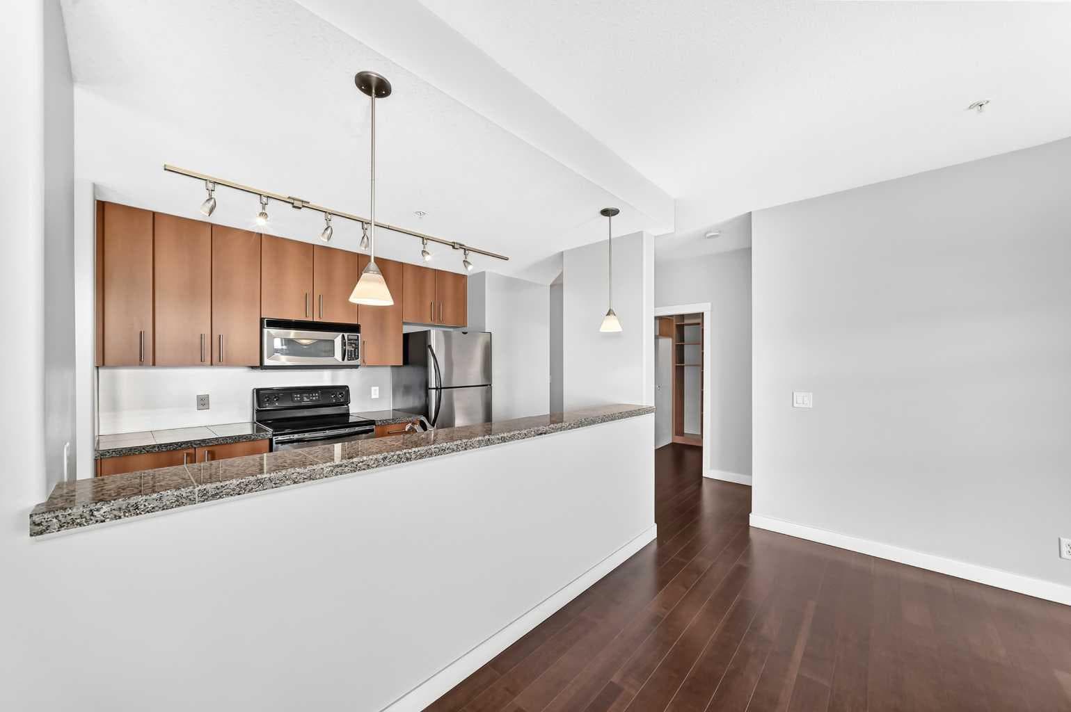 402, 1010 Centre Avenue NE