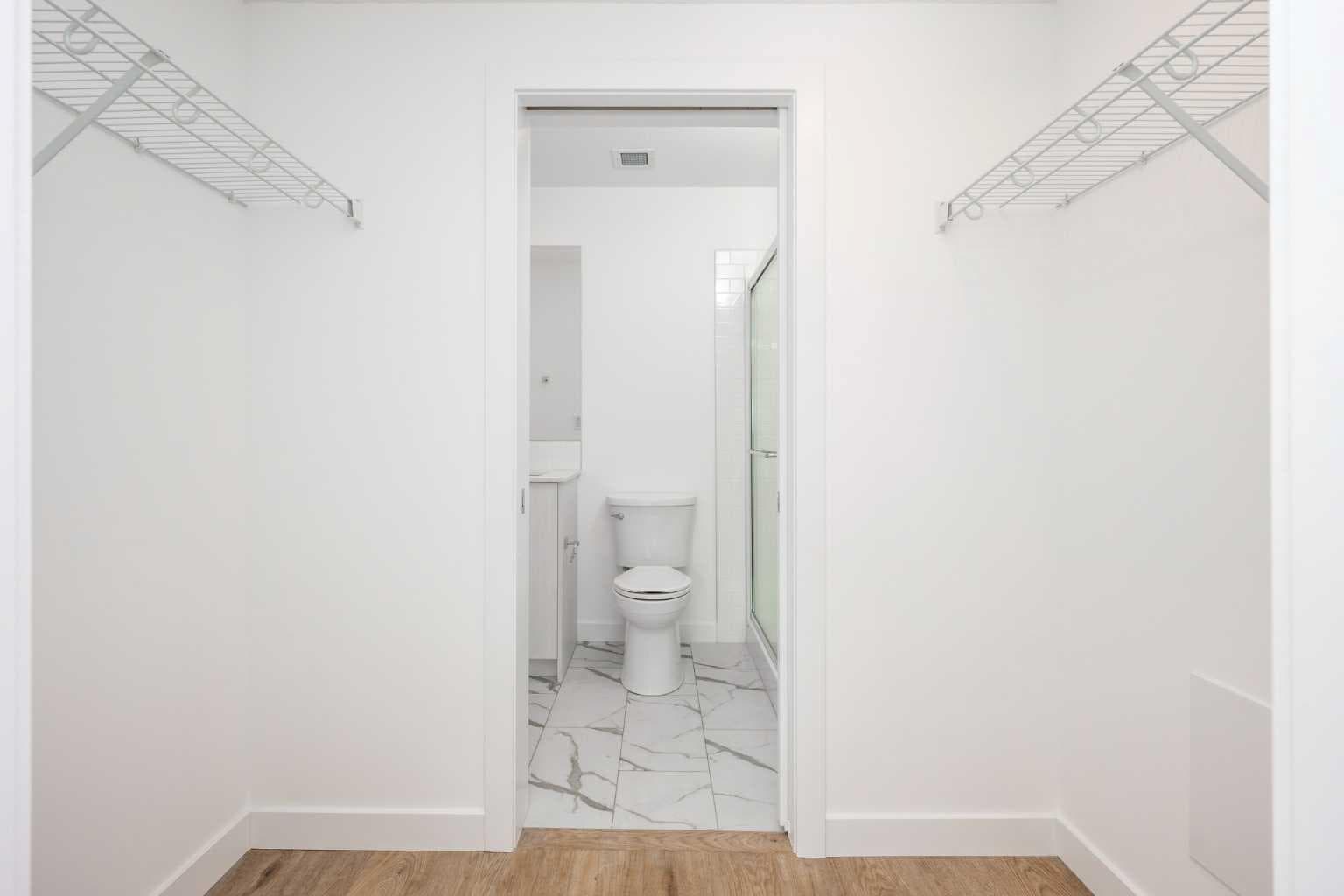 4102, 6 Merganser Drive W