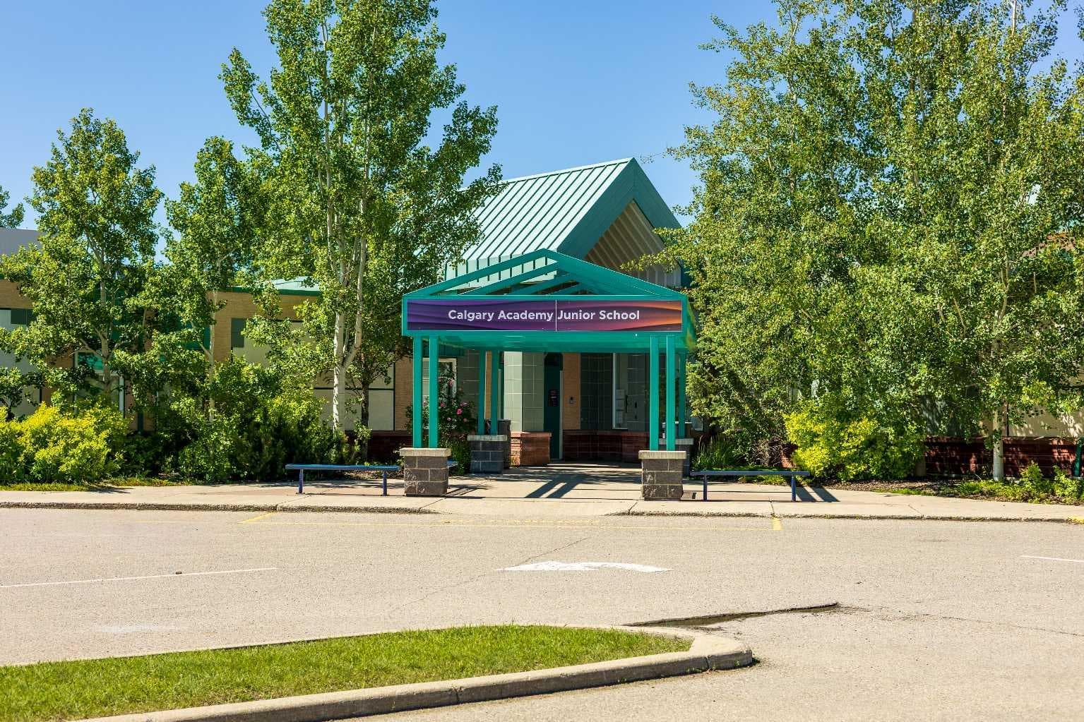 103, 25 Aspenmont Heights SW