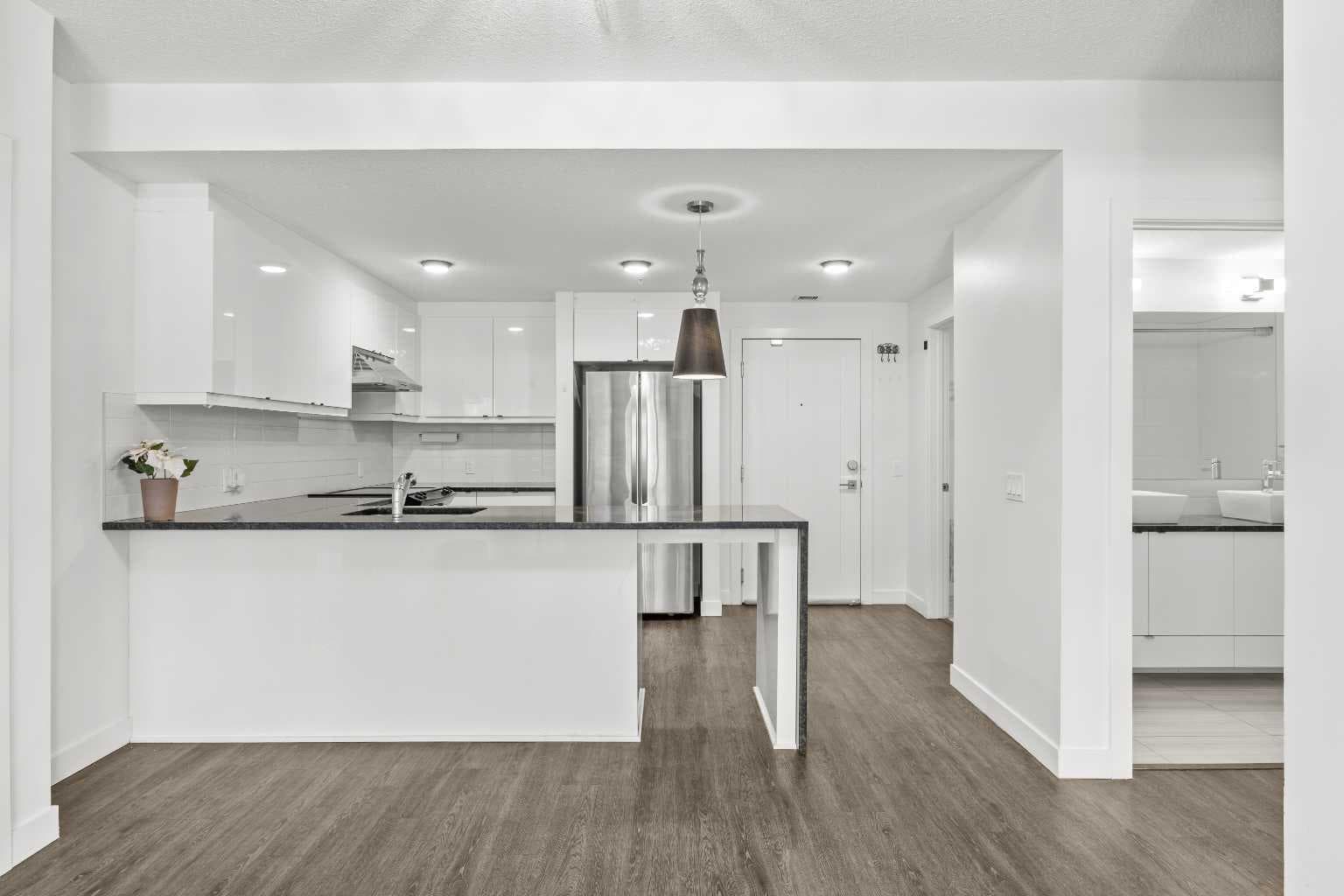 103, 25 Aspenmont Heights SW