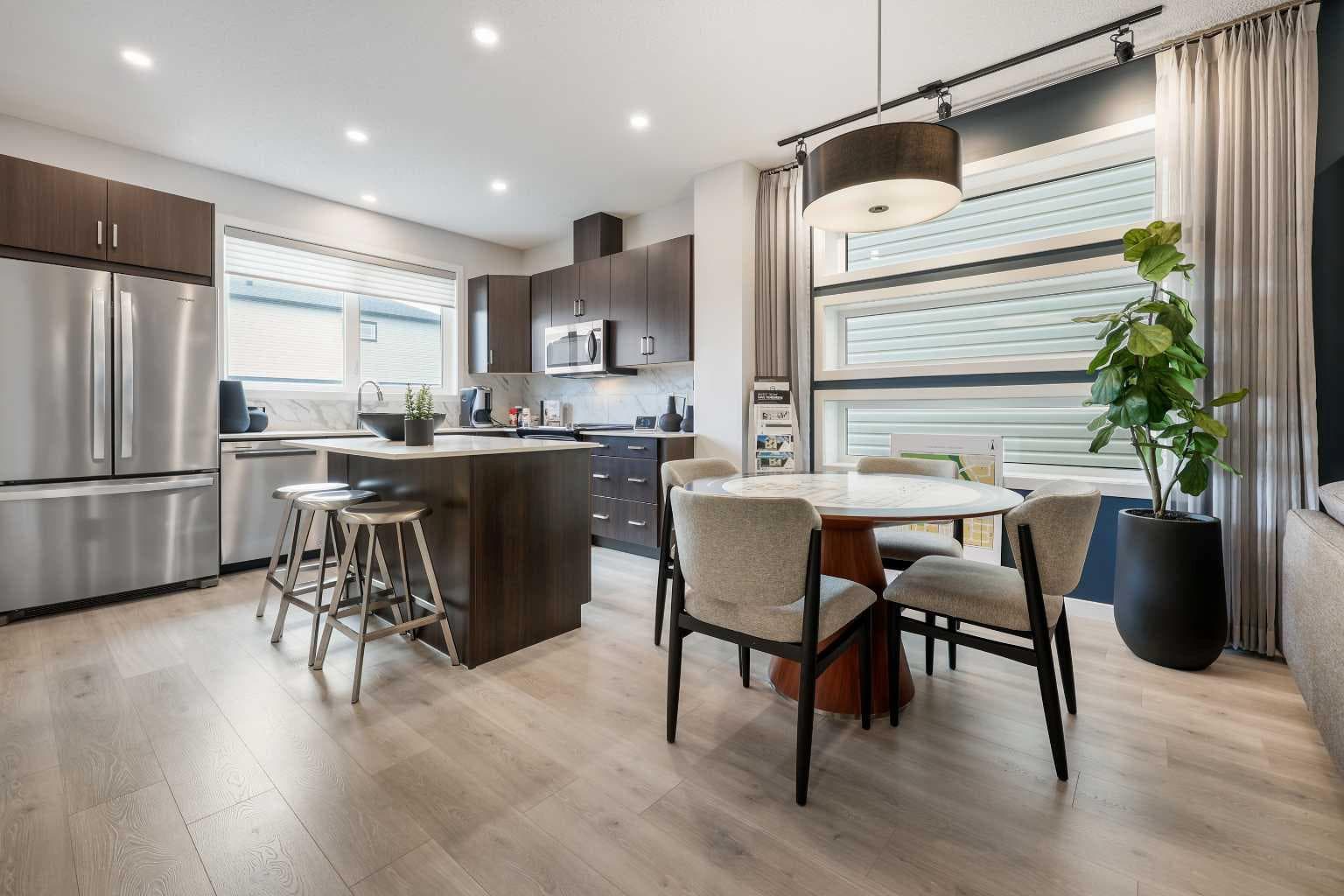 16 Amblefield View NW