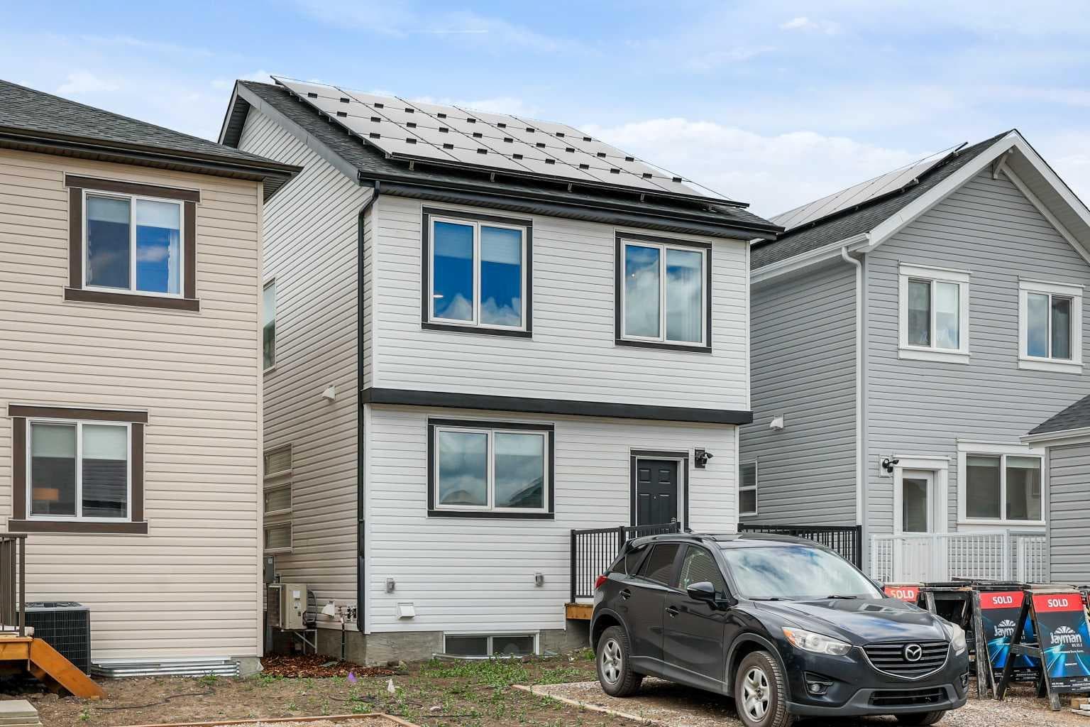 16 Amblefield View NW