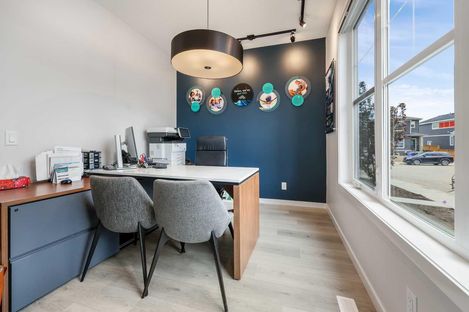 16 Amblefield View NW