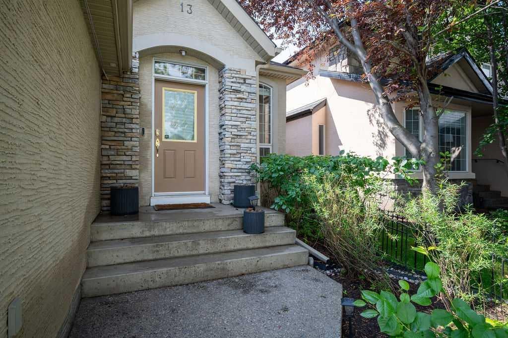 13 Cranston Drive SE
