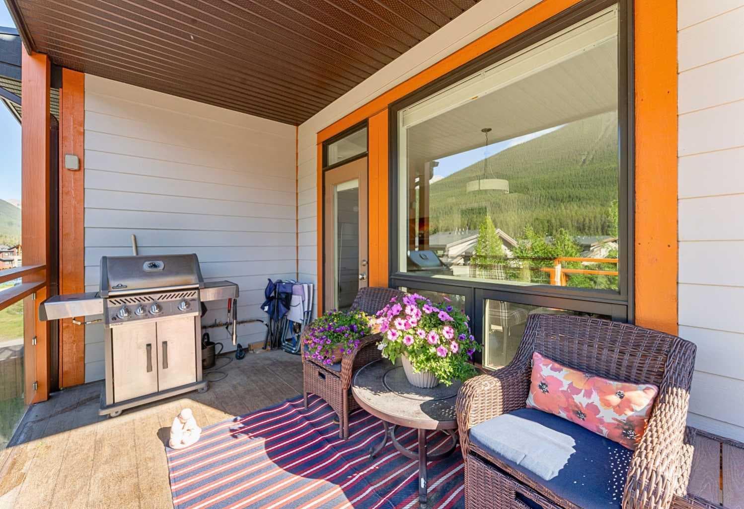 601, 102 Stewart Creek Rise 