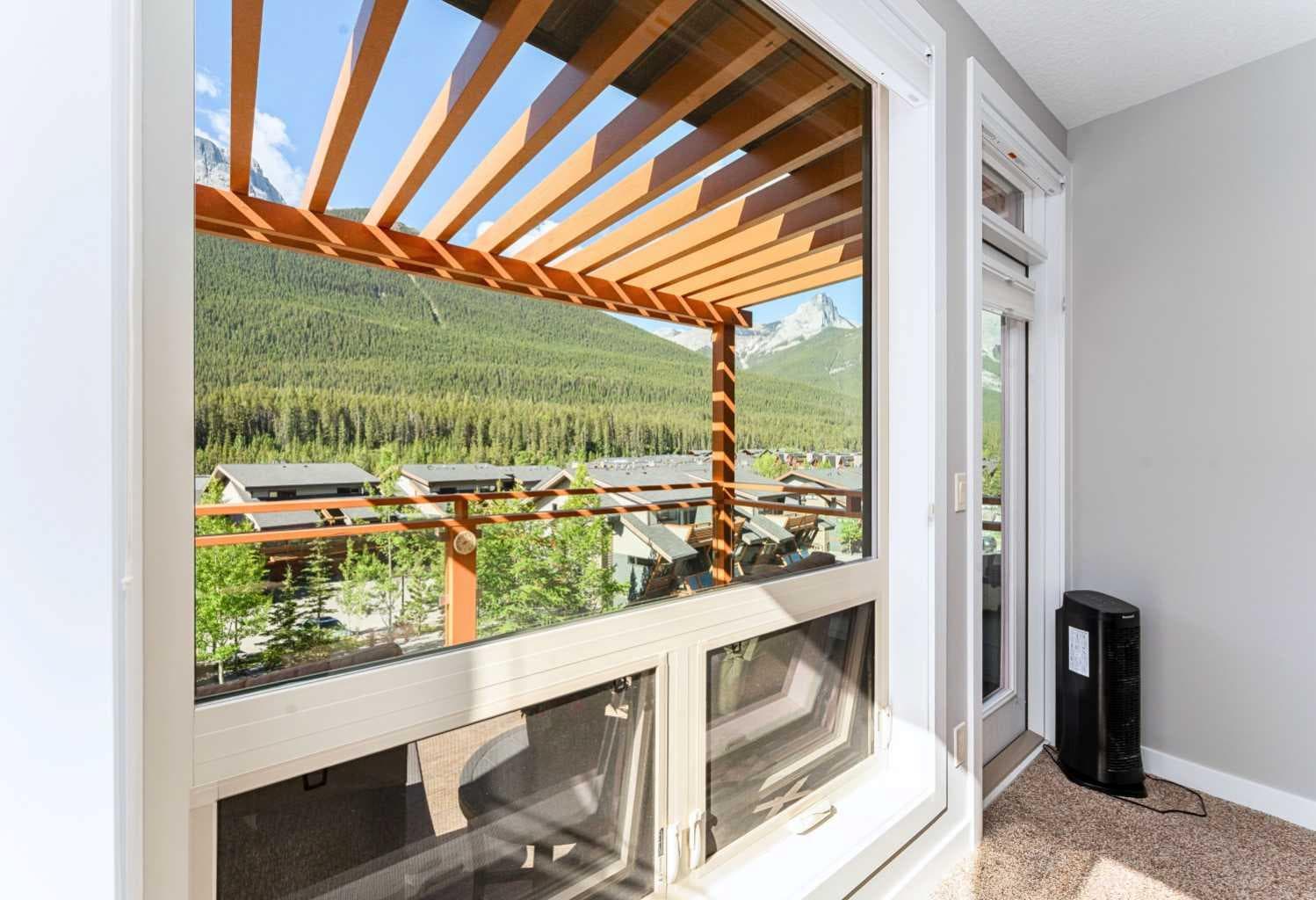 601, 102 Stewart Creek Rise 