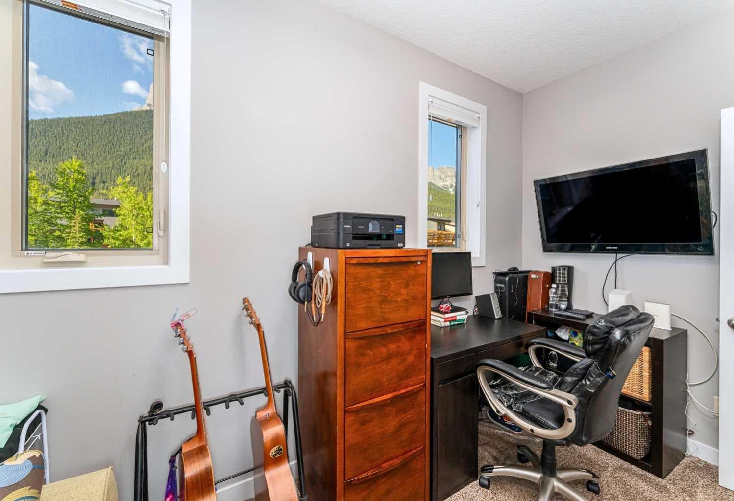 601, 102 Stewart Creek Rise 