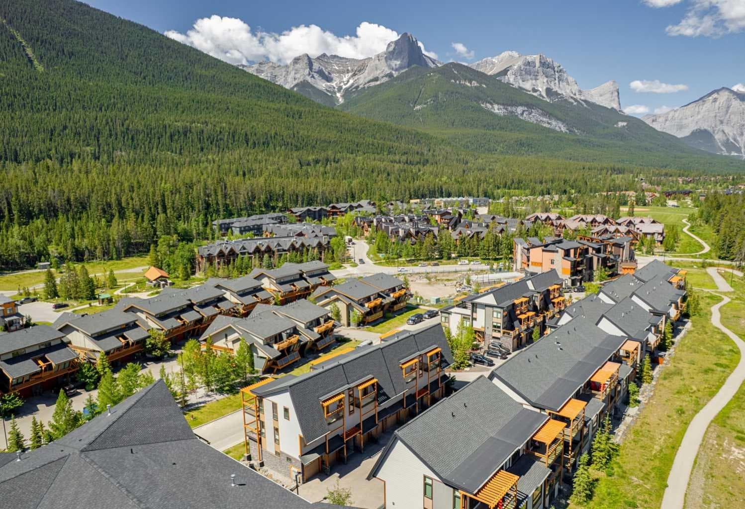 601, 102 Stewart Creek Rise 