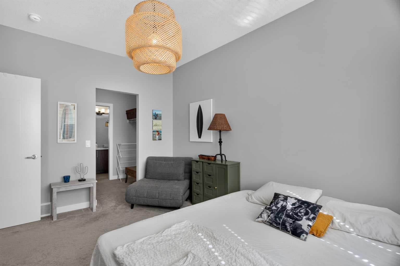 107 Redstone Crescent NE