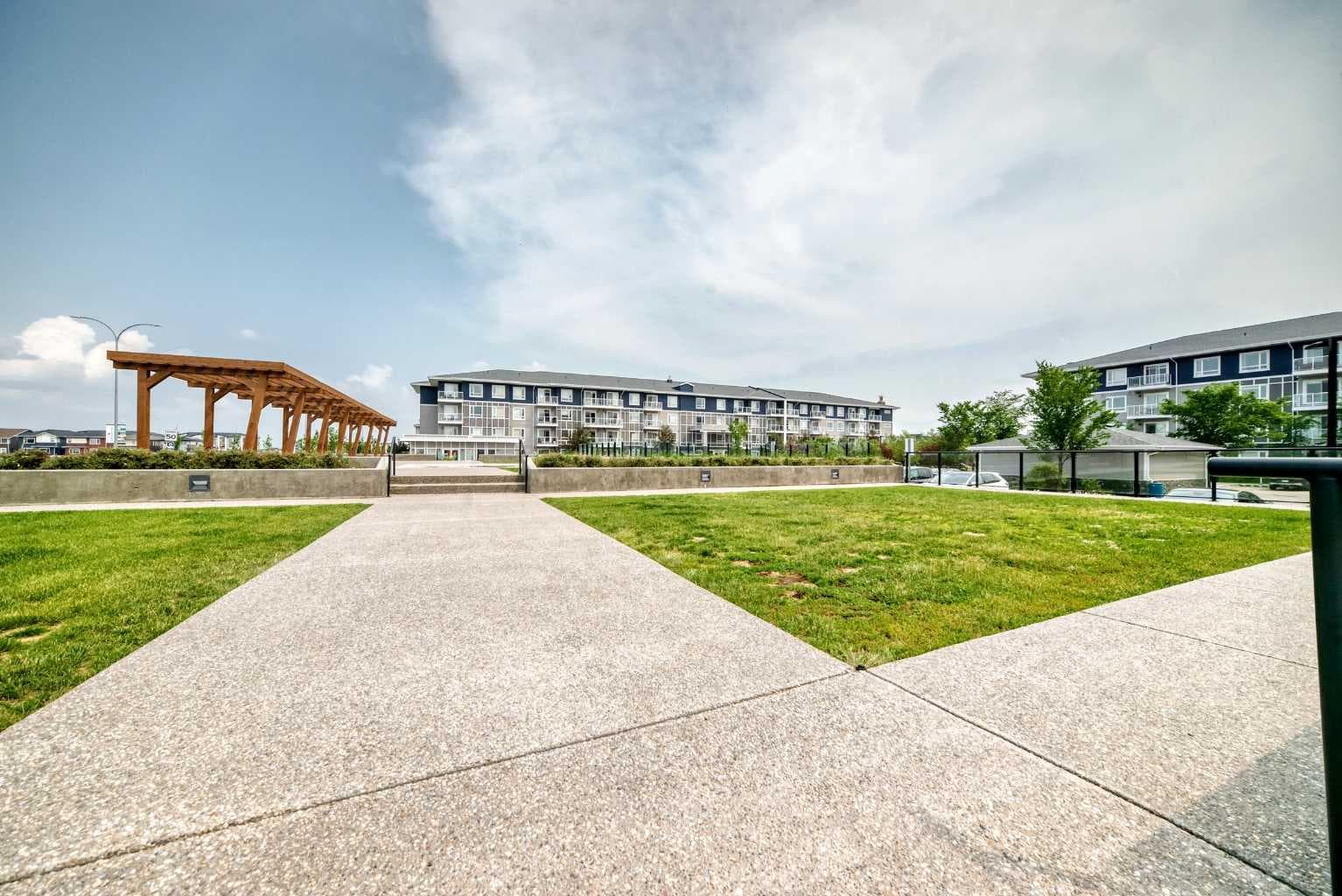 1411, 76 Cornerstone Passage NE