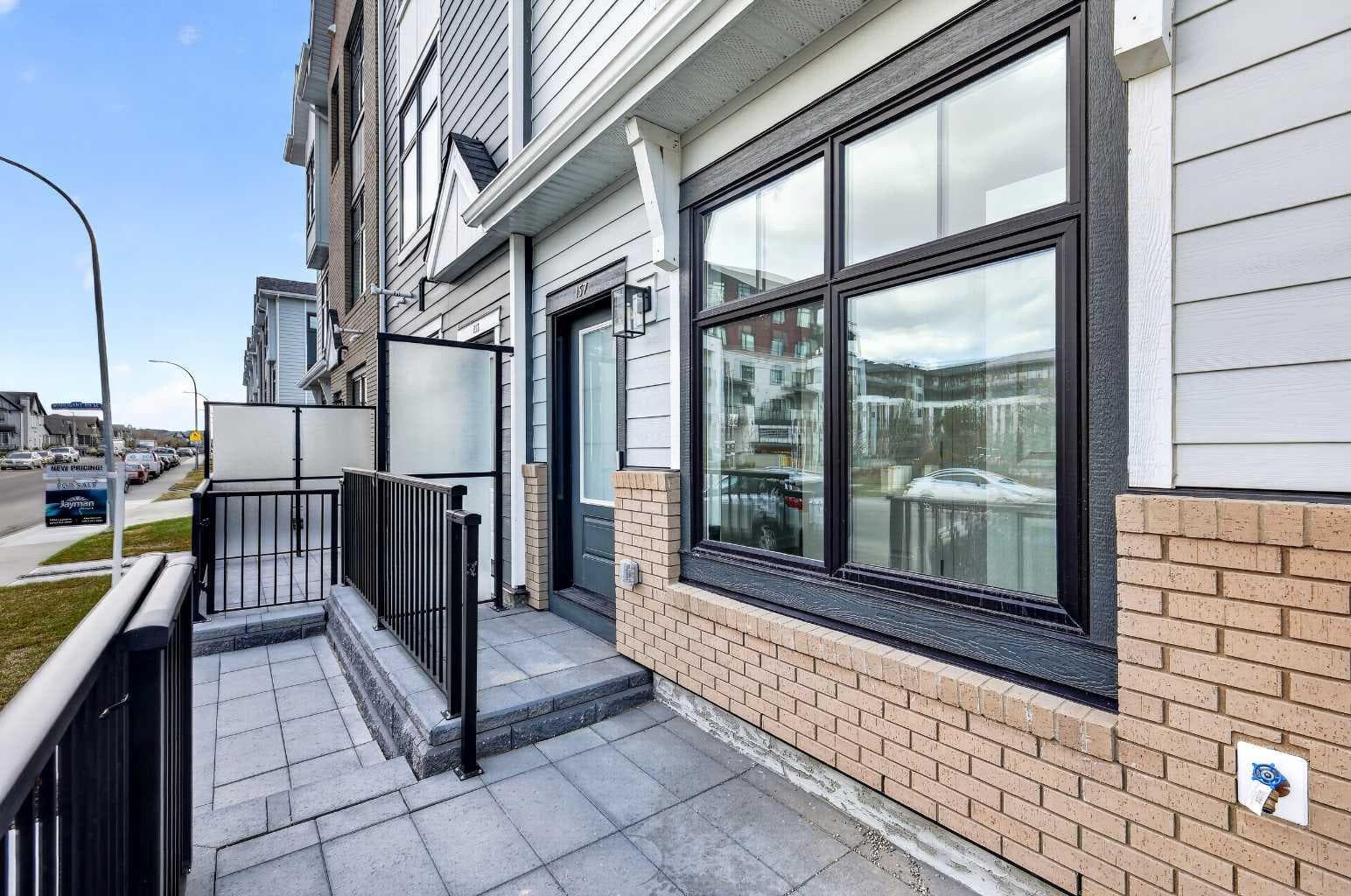 157 Mahogany Gardens SE