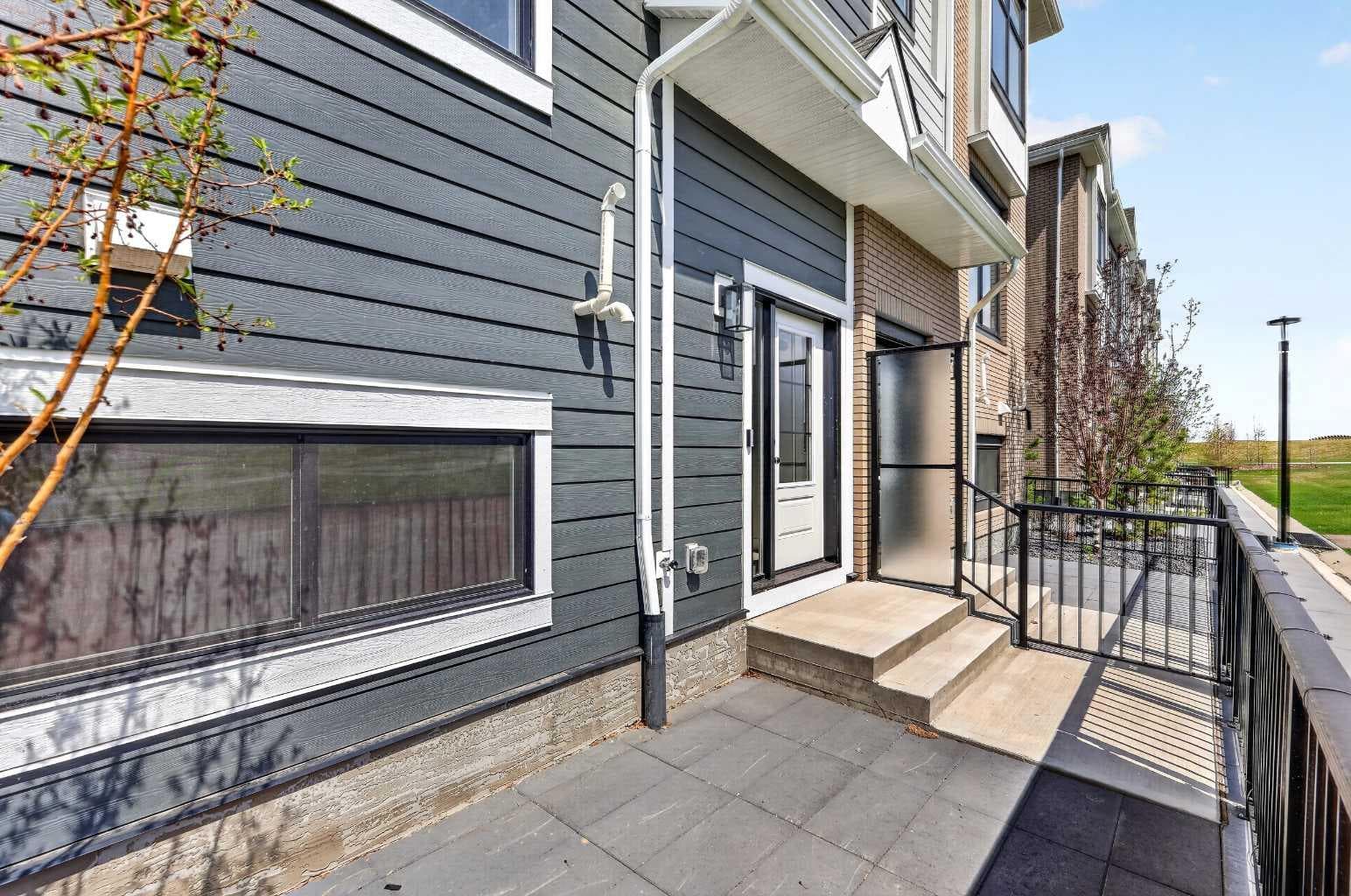 402, 185 Mahogany Gardens SE