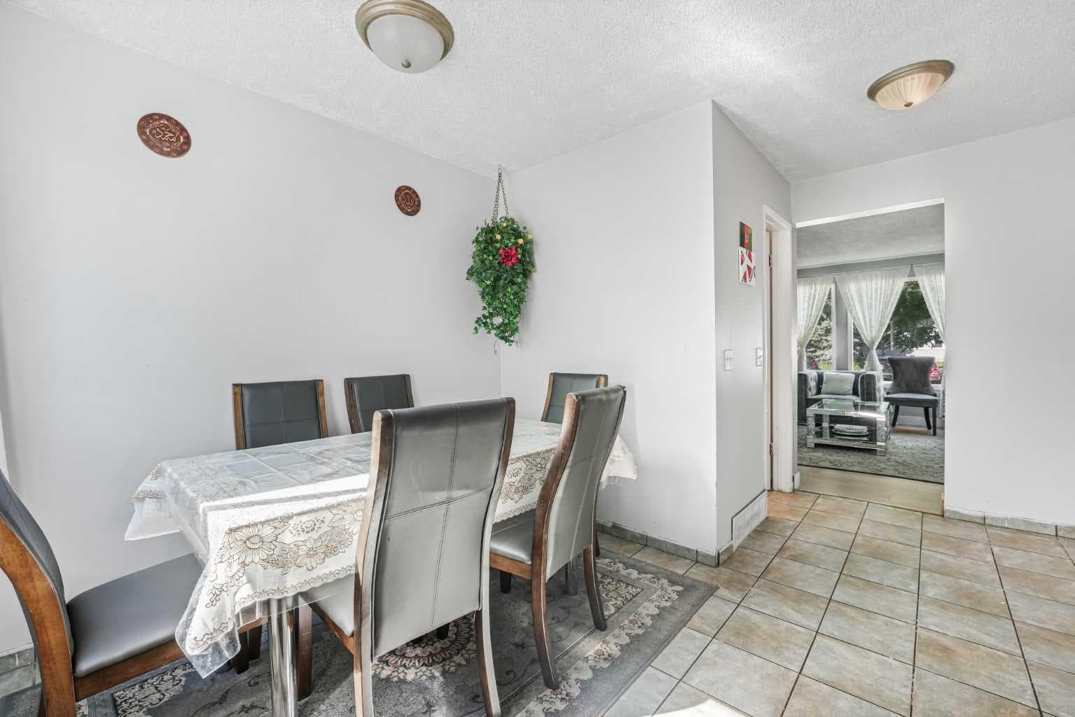 436 Templewood Place NE