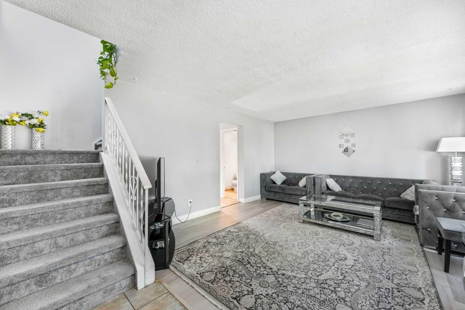 436 Templewood Place NE