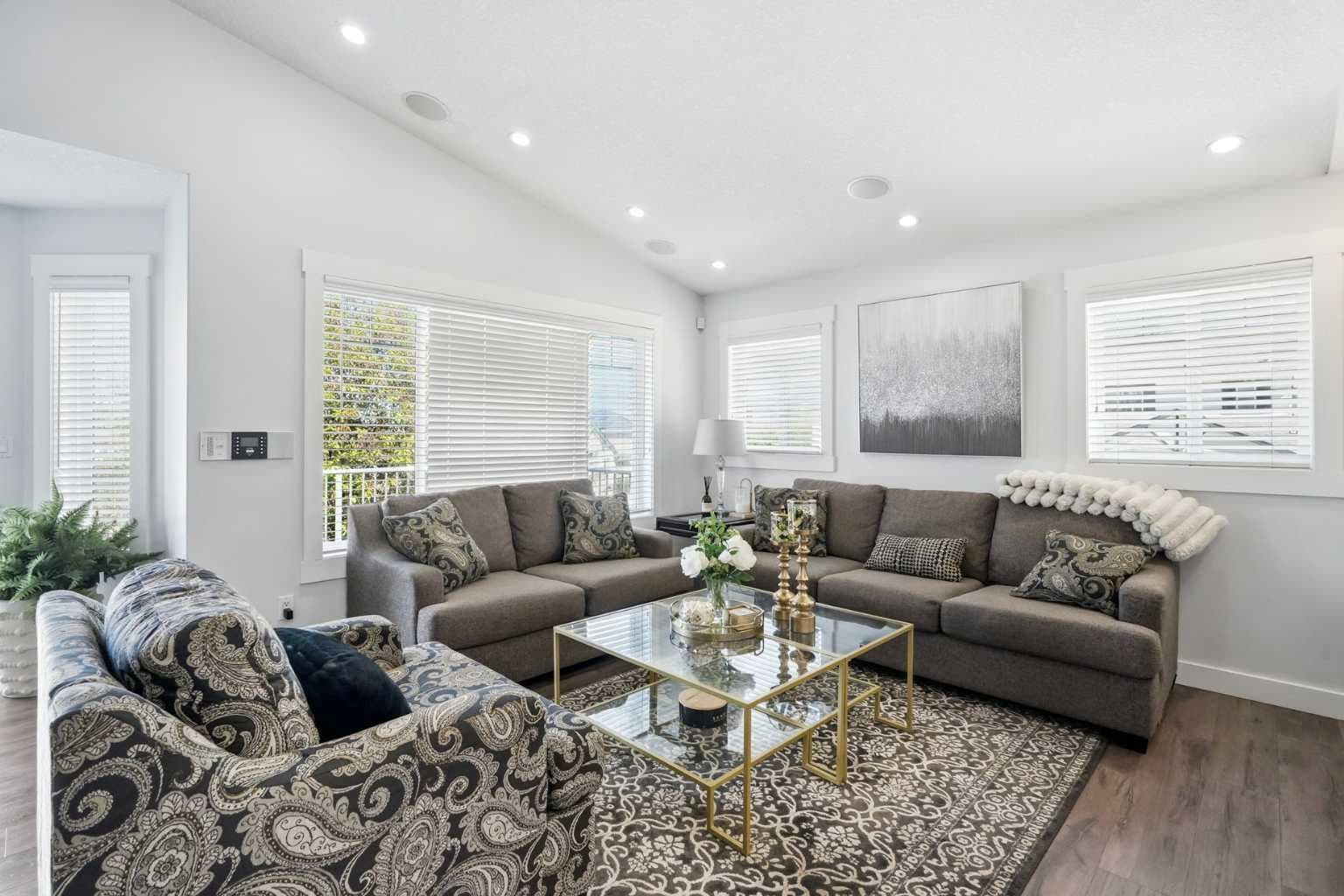 100 Cove Rise  