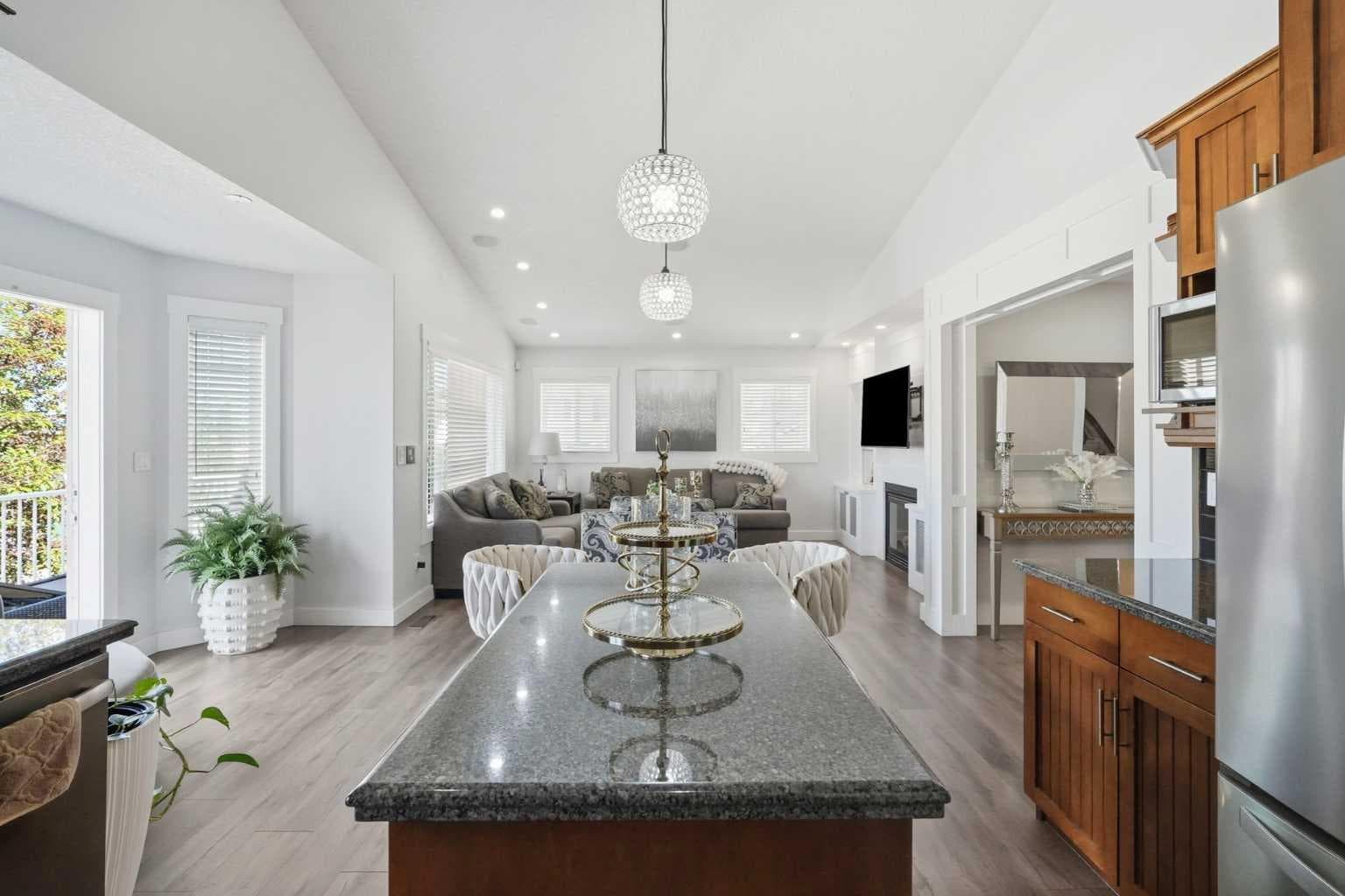 100 Cove Rise  