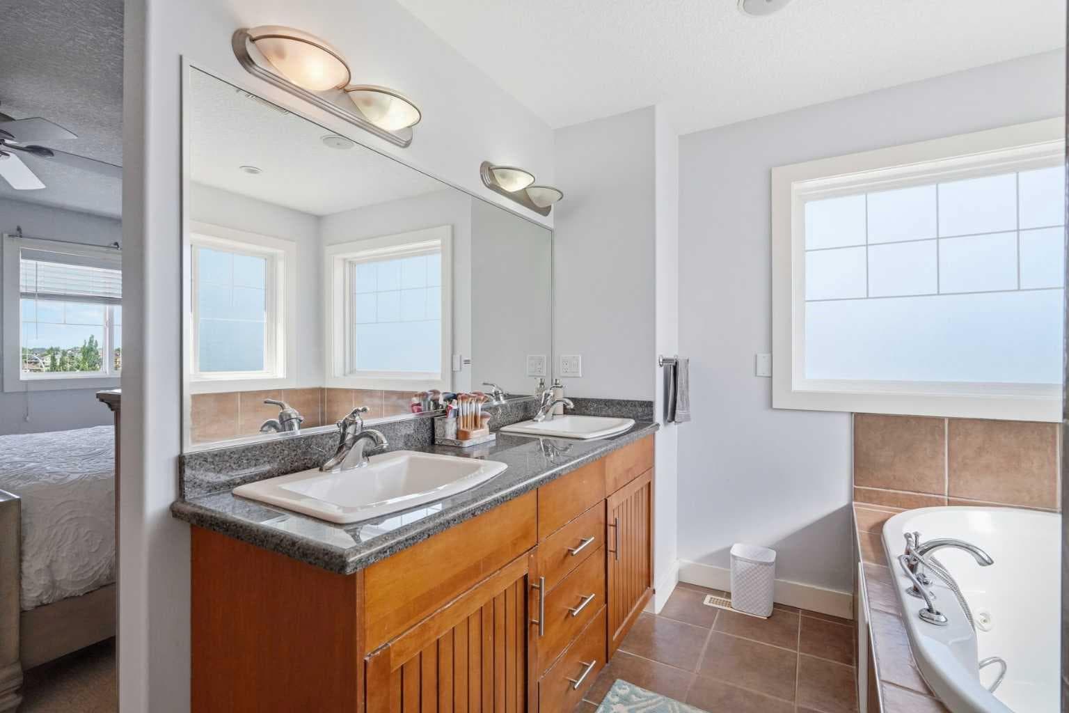 100 Cove Rise  