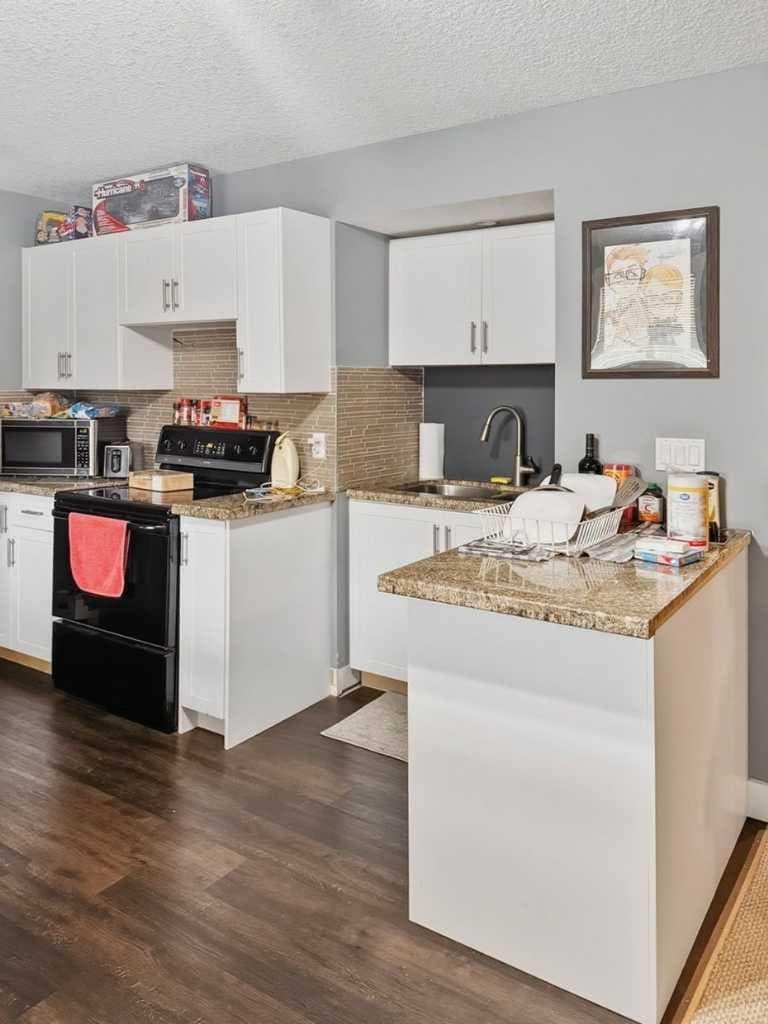 100 Cove Rise  