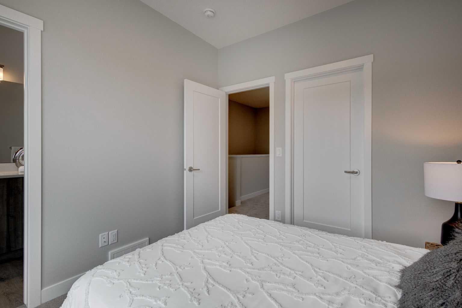 212 Shawnee Square SW