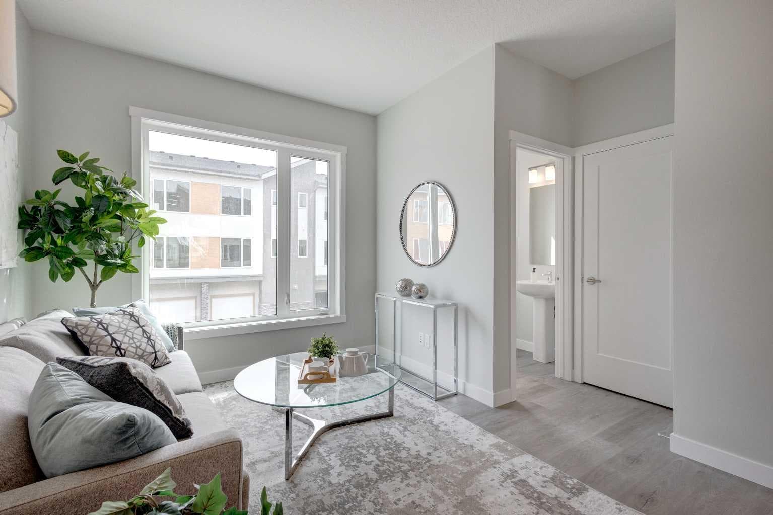 212 Shawnee Square SW