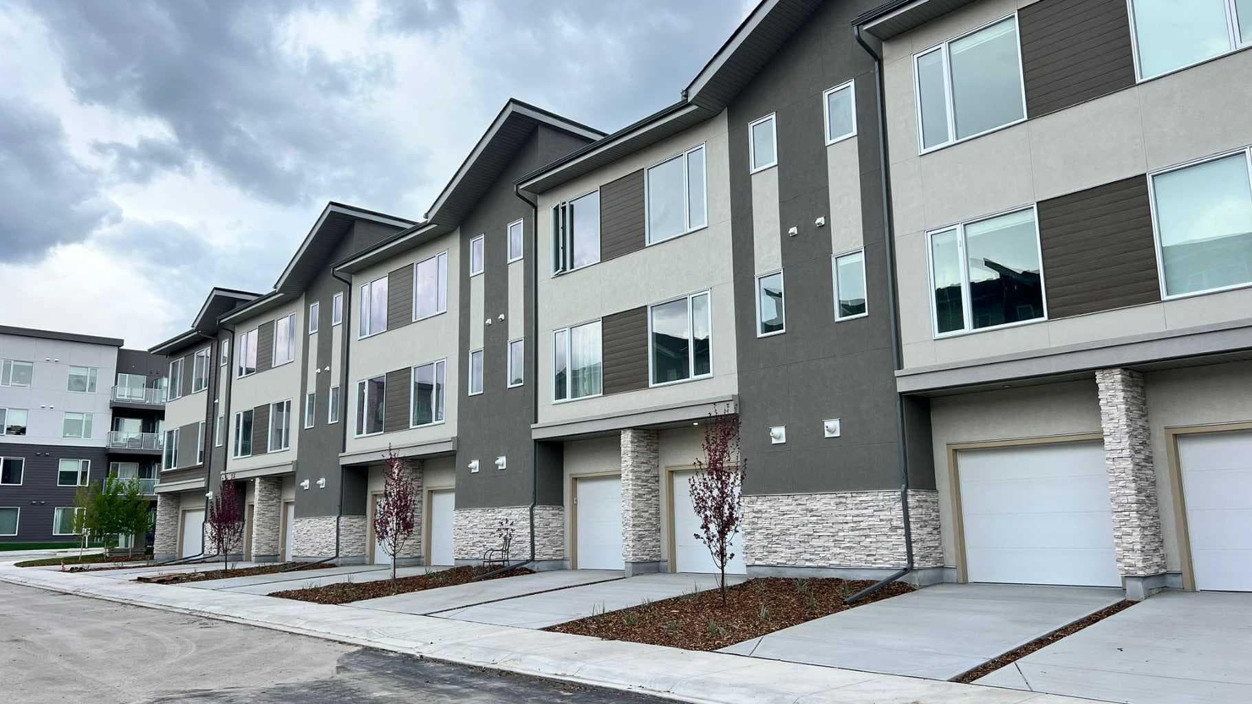 212 Shawnee Square SW