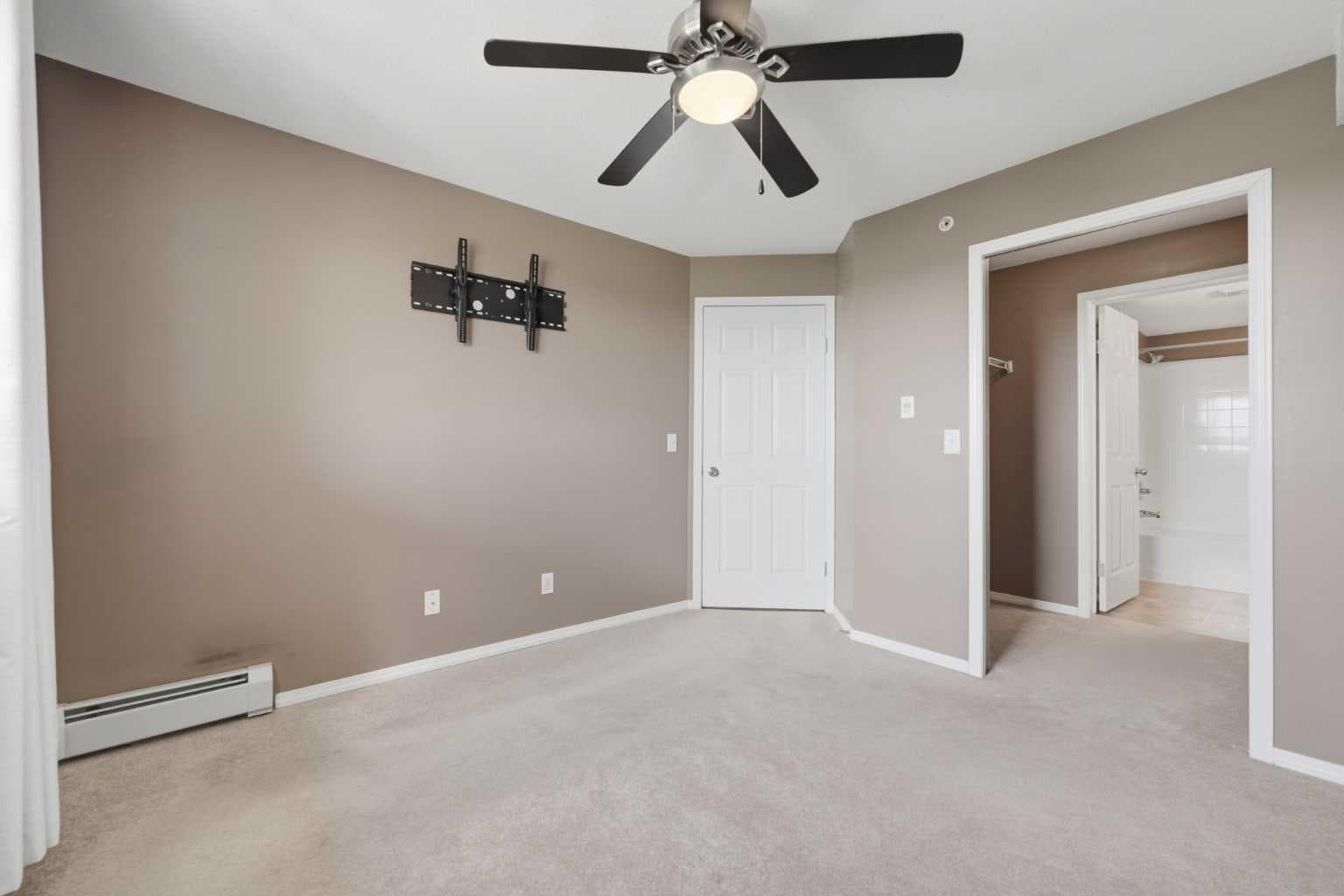 3408, 10 Prestwick Bay SE