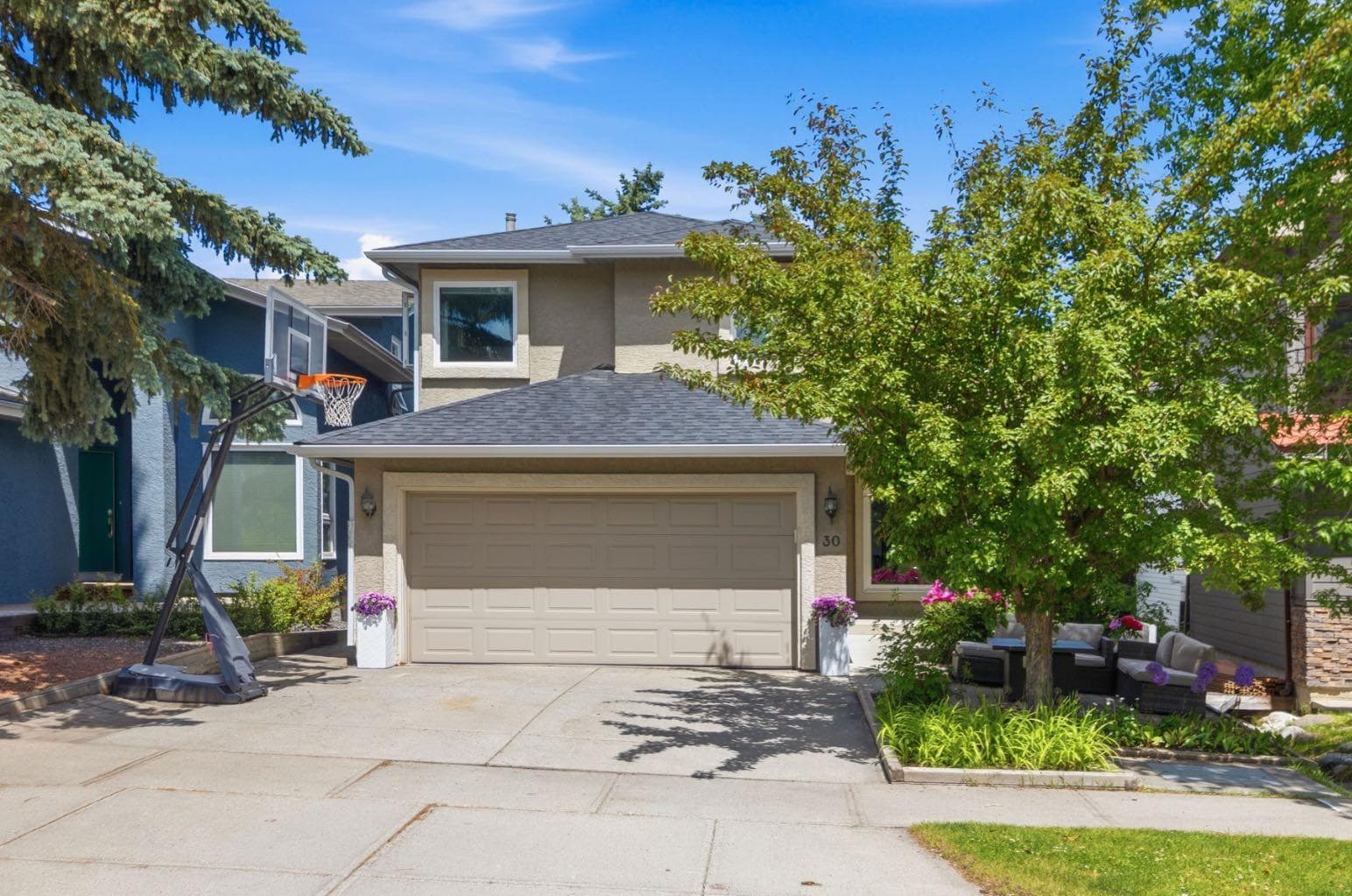 30 Strathcona Road SW