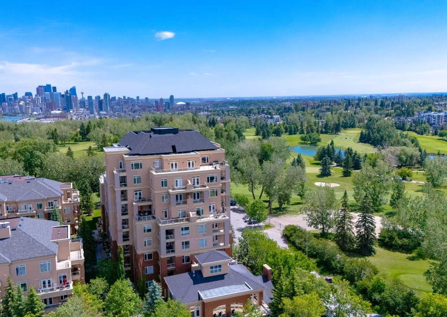 3214, 24 Hemlock Crescent SW