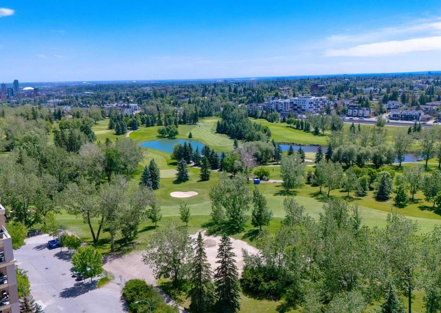 3214, 24 Hemlock Crescent SW