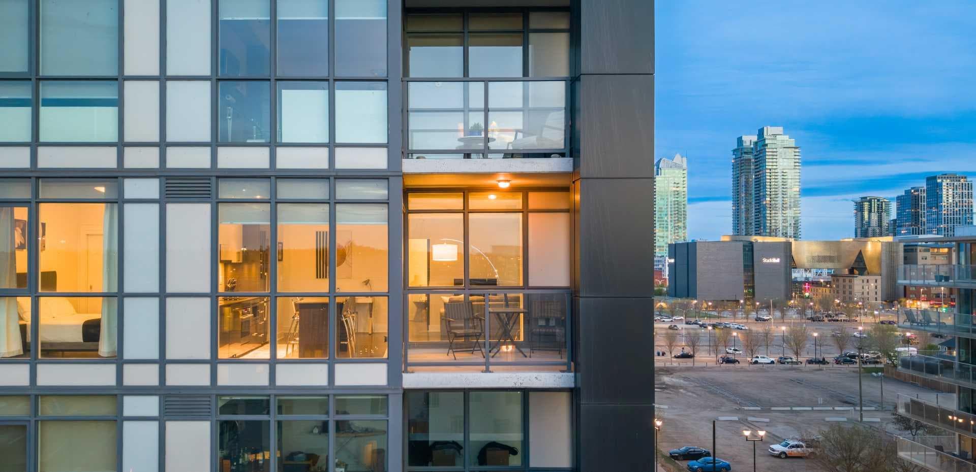 810, 550 Riverfront Avenue SE