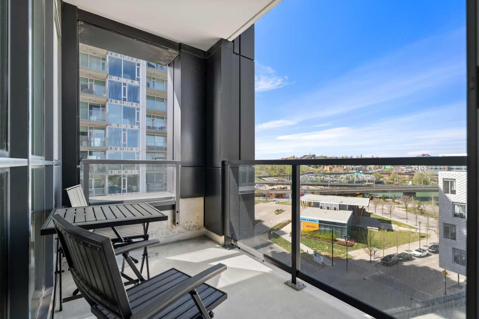 810, 550 Riverfront Avenue SE