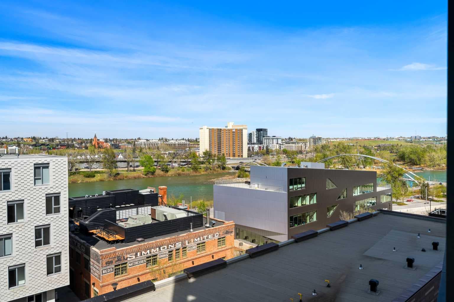 810, 550 Riverfront Avenue SE