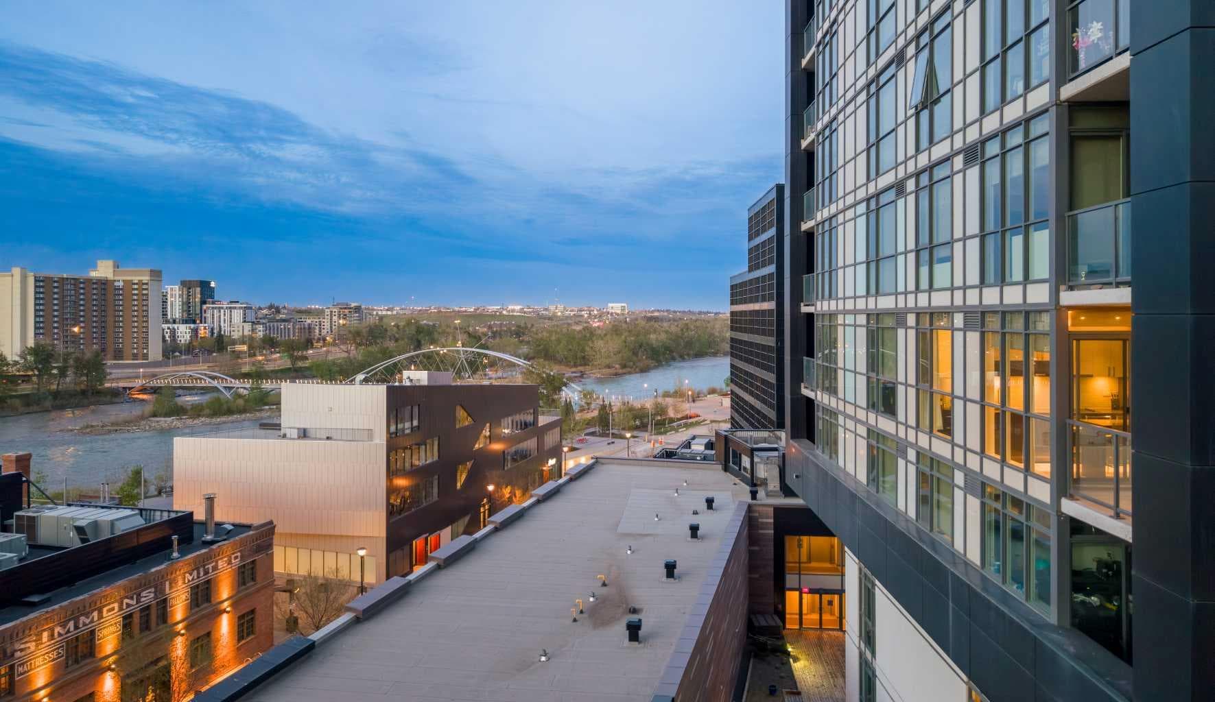 810, 550 Riverfront Avenue SE