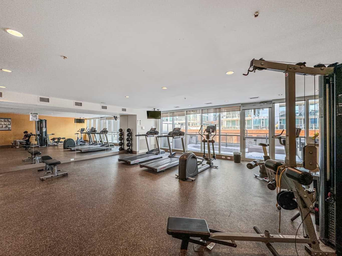 810, 550 Riverfront Avenue SE
