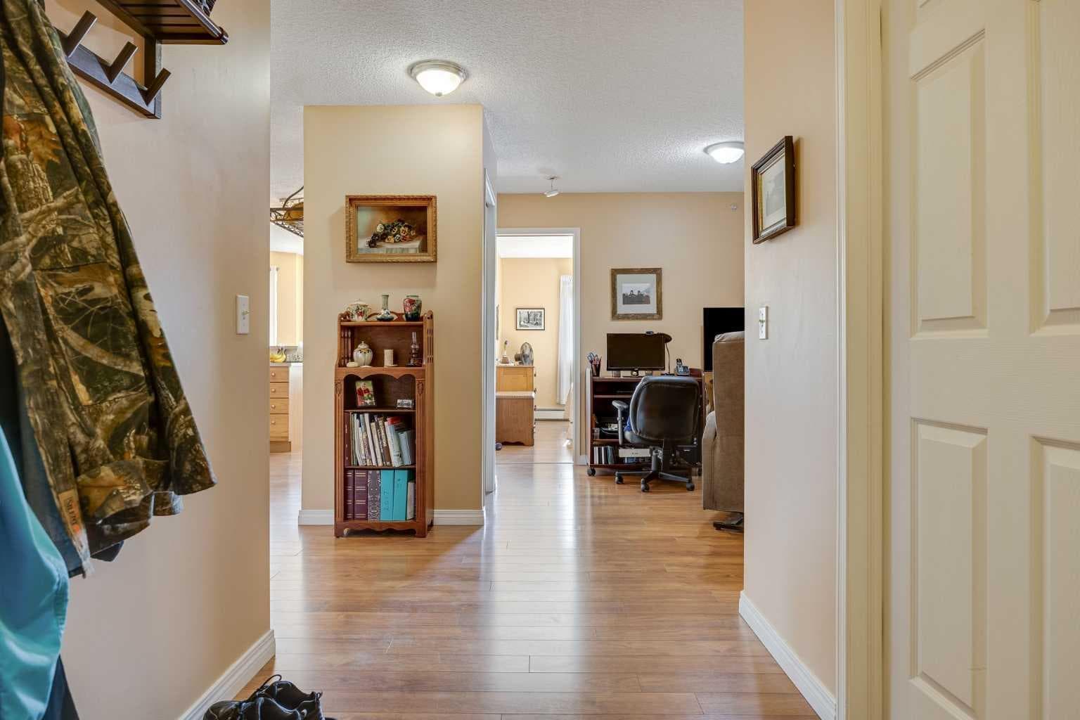 1314, 950 Arbour Lake Road NW