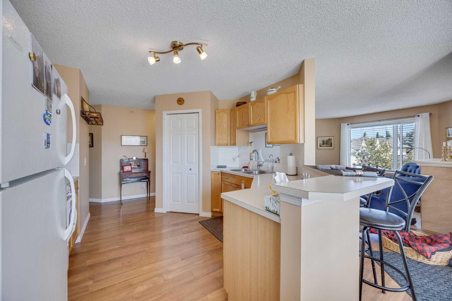 1314, 950 Arbour Lake Road NW