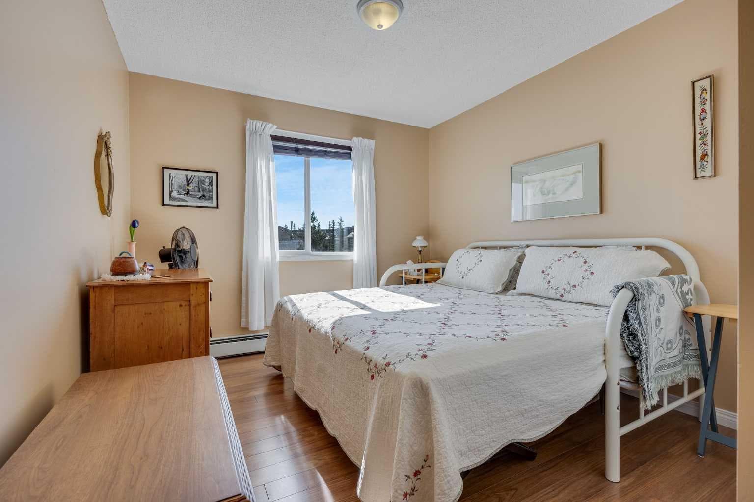 1314, 950 Arbour Lake Road NW