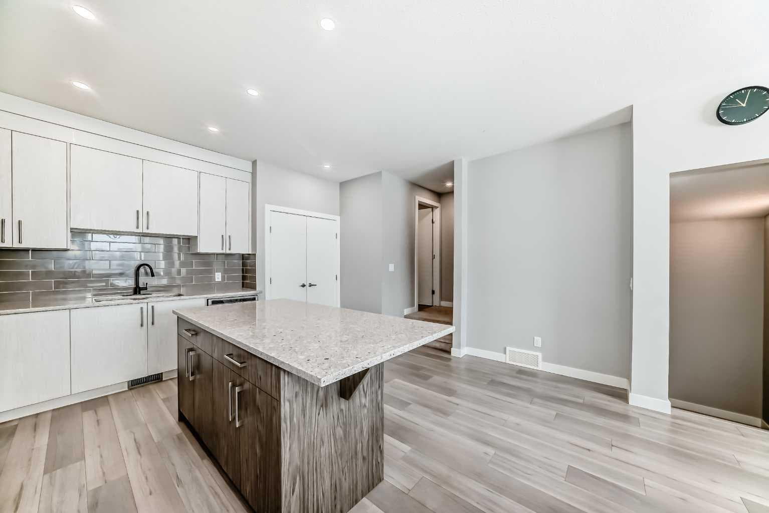 111 Redstone Crescent NE